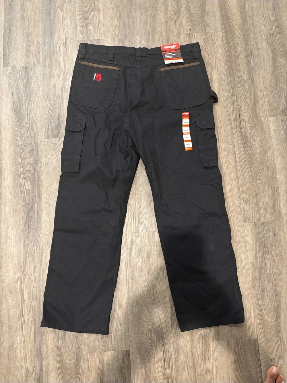 Wrangler RIGGS Men’s Black Cargo Pants with Utility Pockets - Picture 3 of 6